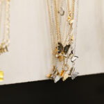 Tendances bijoux de Noël 2025 : le guide des pierres fines et précieuses à offrir